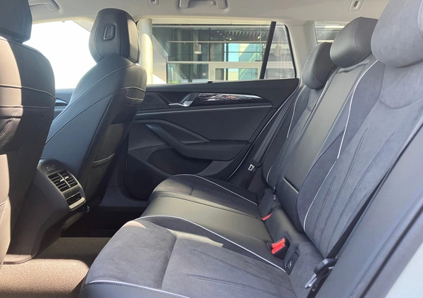 Volkswagen Passat cena 215373 przebieg: 5, rok produkcji 2024 z Koszalin małe 379